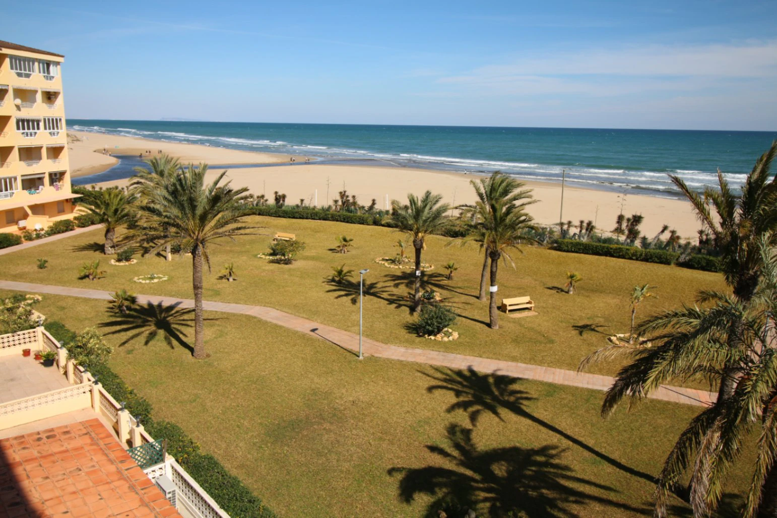 KarenRacons - Apartamento en primera línea de playa Deveses