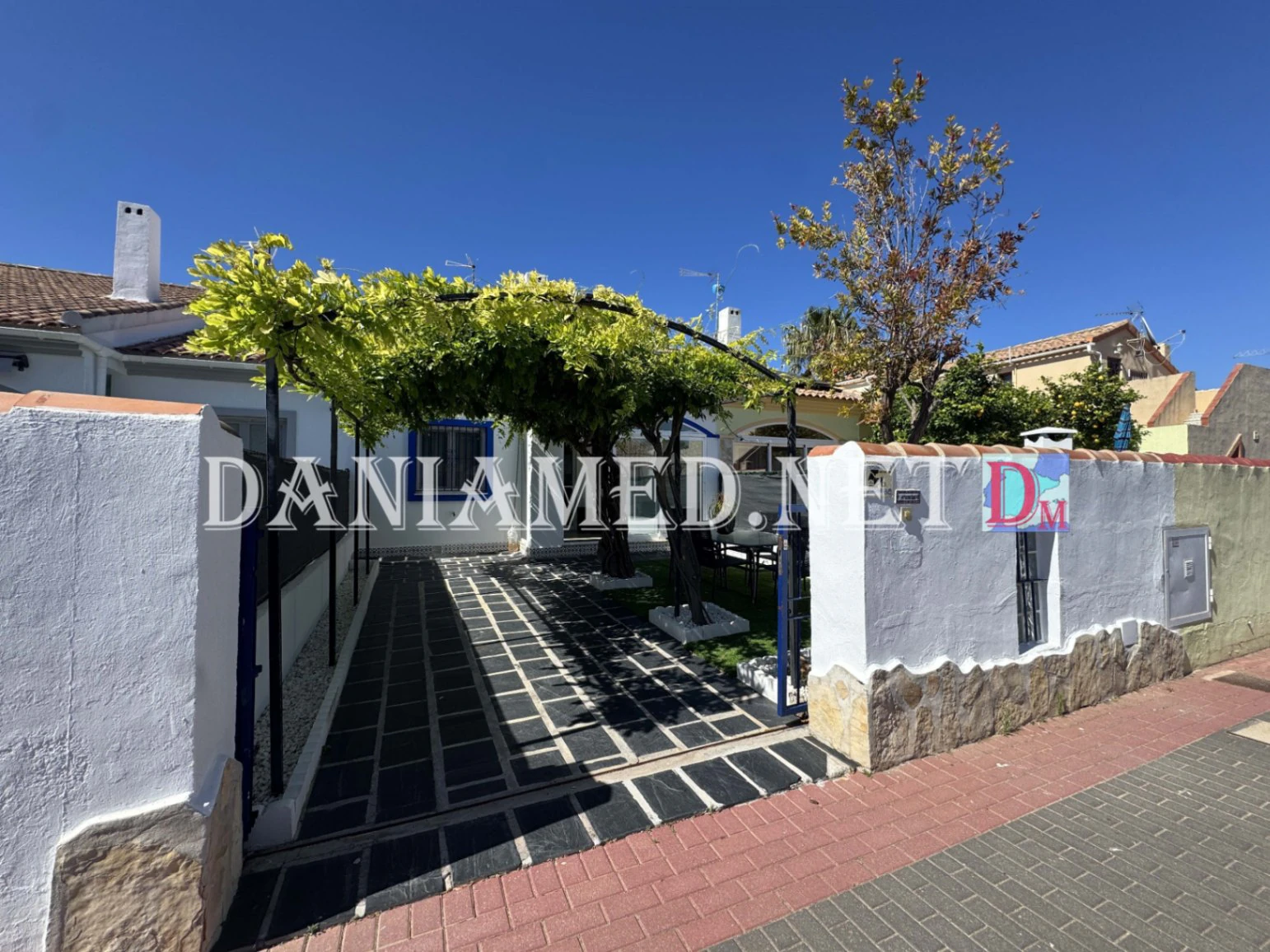 Chalet pareado en El Verger, a  500 m de la Playa de Les Deveses
