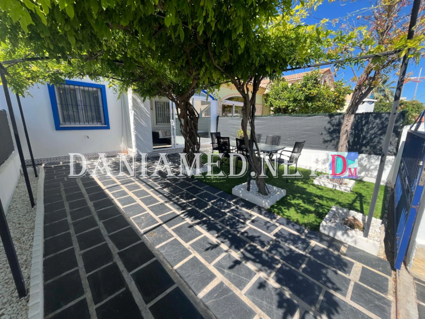 Chalet pareado en El Verger, a  500 m de la Playa de Les Deveses