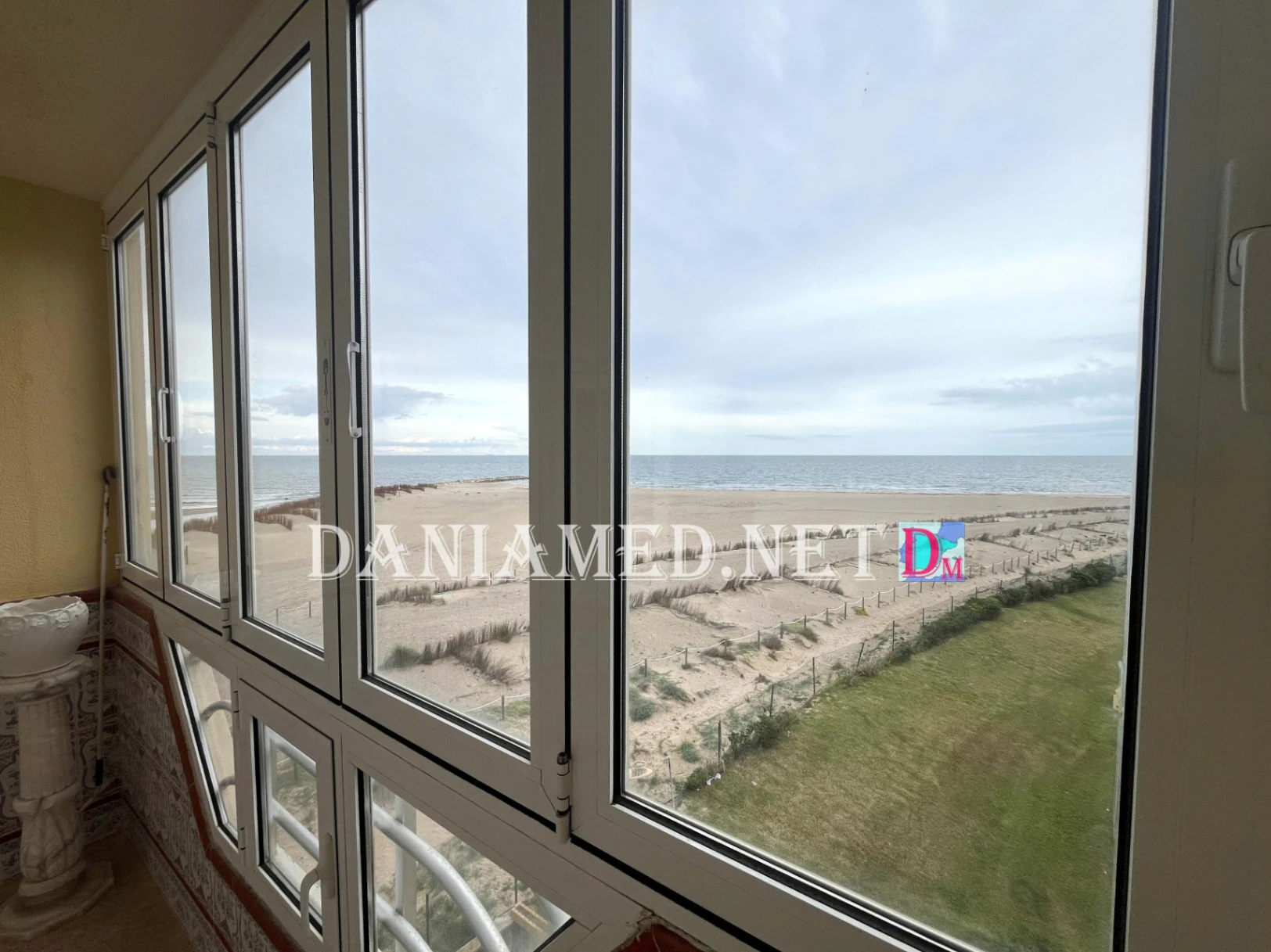 AnaRacons - Apartamento con vistas al mar en Playa de Les Deveses, Dénia
