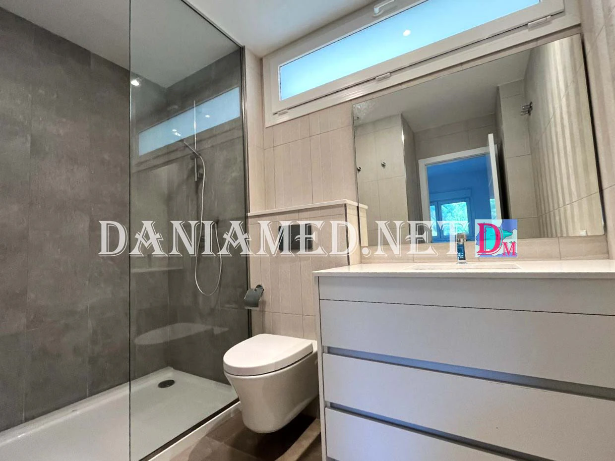 NovagolfPB - Moderno Apartamento en Planta Baja con Jardín Privado en Oliva Nova — A Estrenar