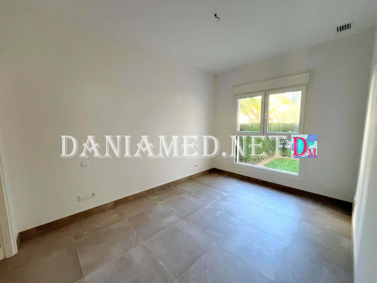 NovagolfPB - Moderno Apartamento en Planta Baja con Jardín Privado en Oliva Nova — A Estrenar