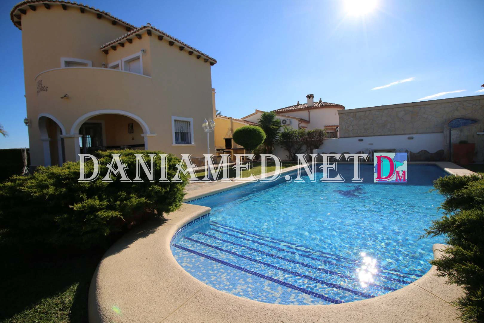 Trillizos - Villa en El Vergel con Piscina Privada !