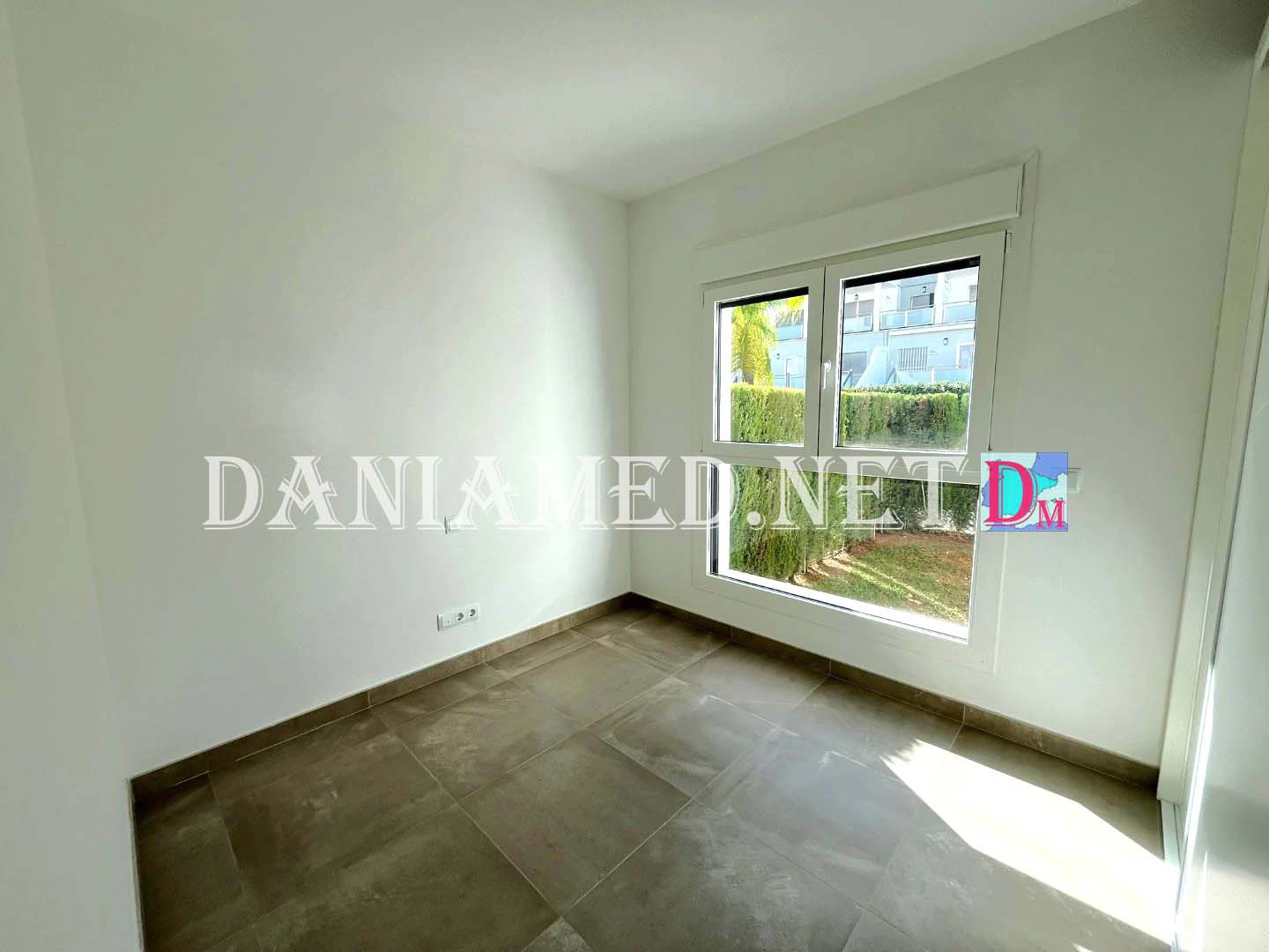NovagolfPB - Moderno Apartamento en Planta Baja con Jardín Privado en Oliva Nova — A Estrenar