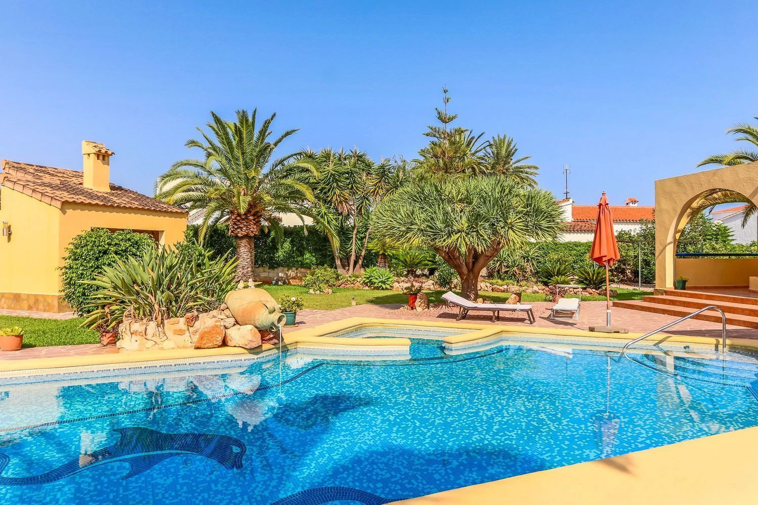 Azurillo - Chalet moderno a tan solo 200 metros de la playa Almadrava