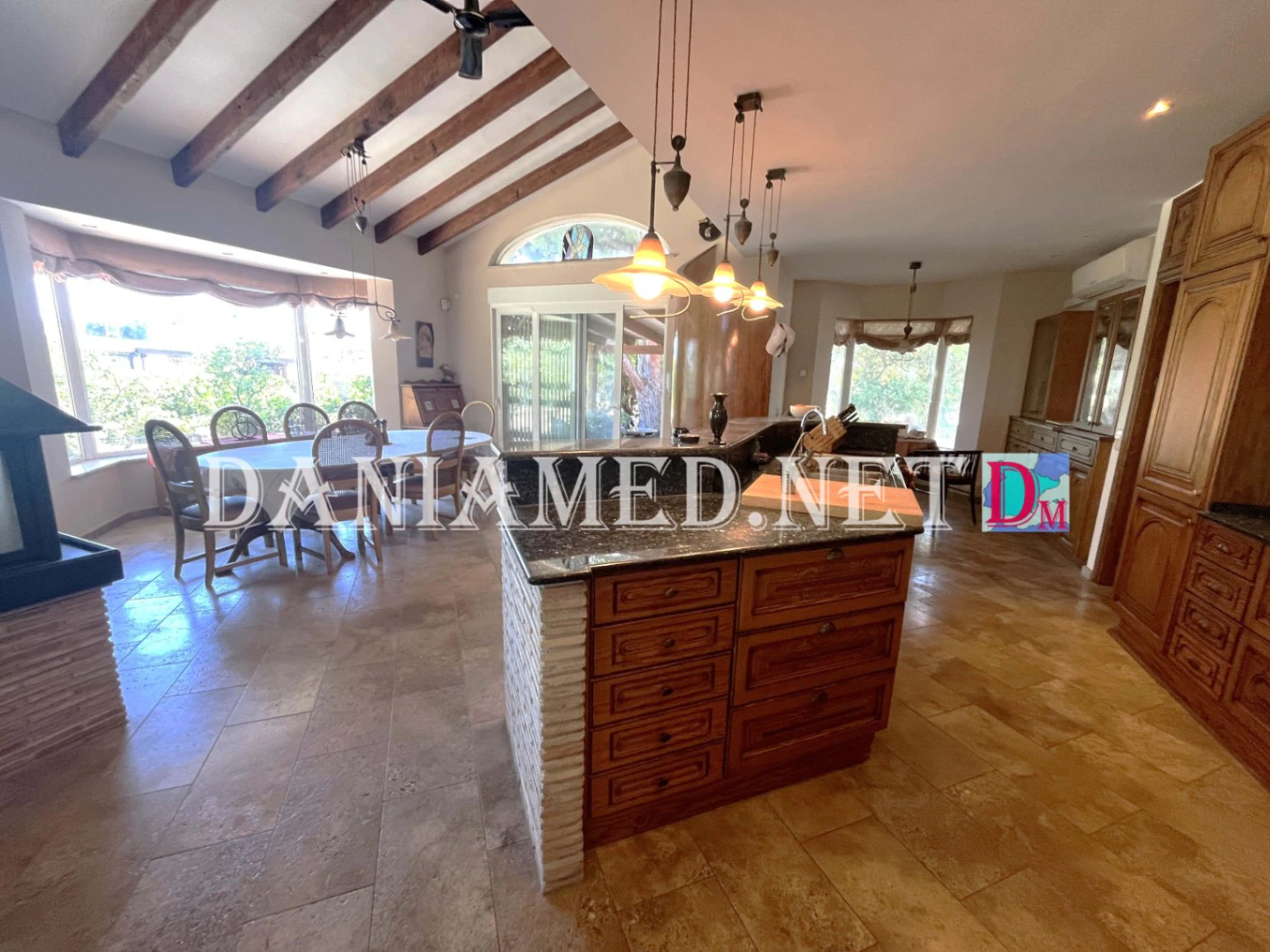 FincaBert - Espectacular finca con parcela de 5.000 m² a tan solo 900 metros de la playa