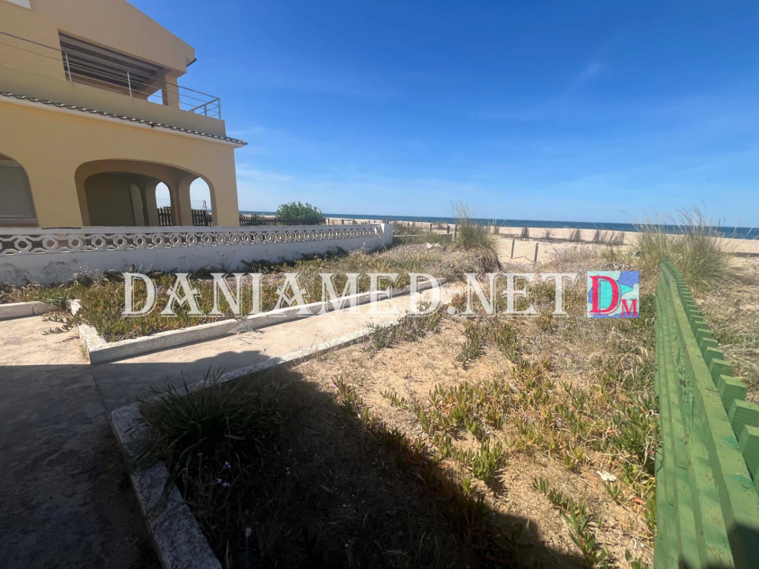 Villamagre - Villa en primera línea de la playa de Les Deveses – No afectada por las normativas costeras