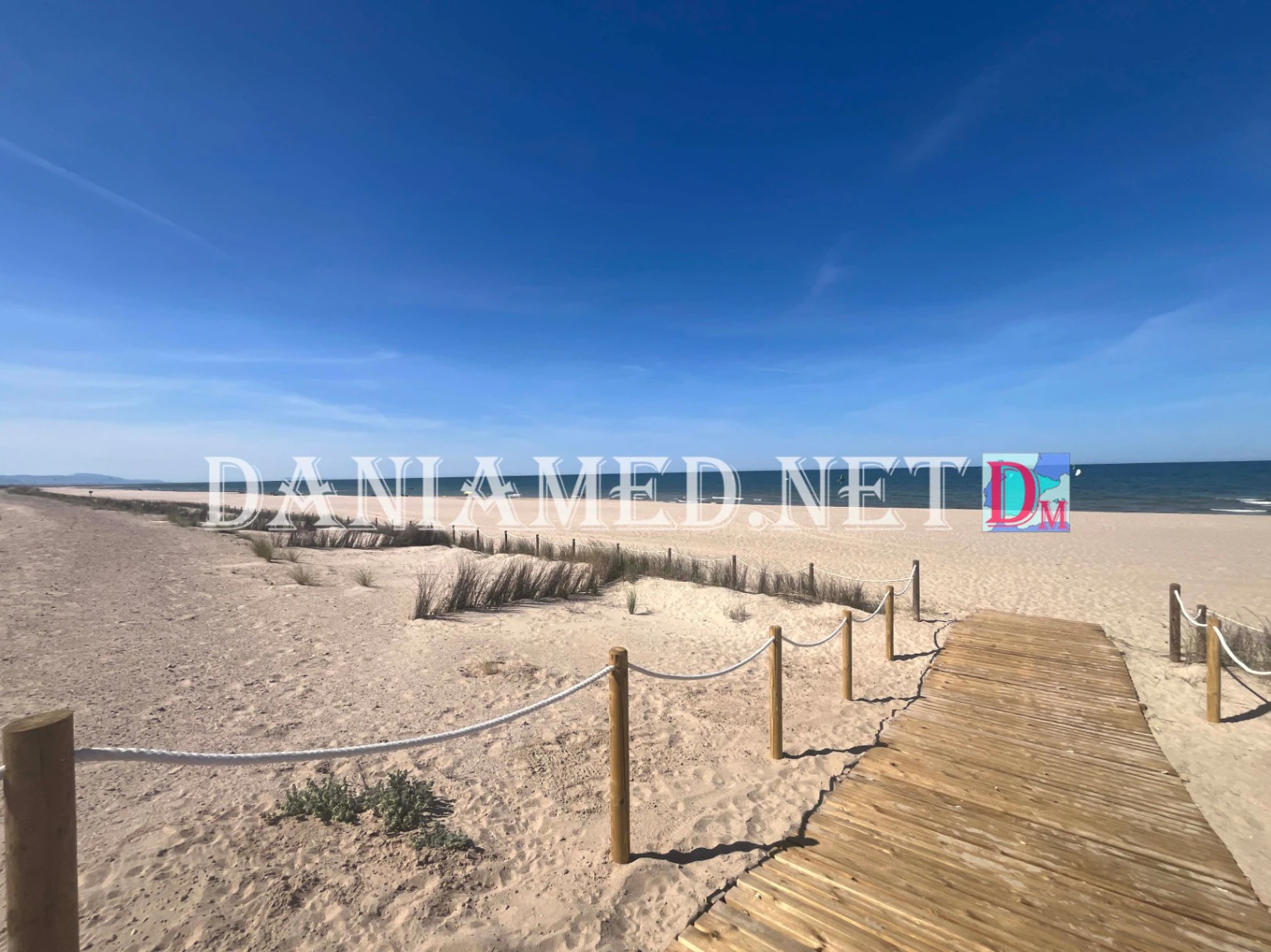 Villamagre - Villa en primera línea de la playa de Les Deveses – No afectada por las normativas costeras