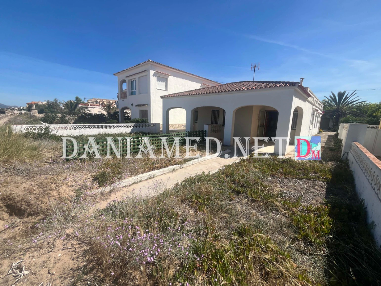 Villamagre - Villa en primera línea de la playa de Les Deveses – No afectada por las normativas costeras