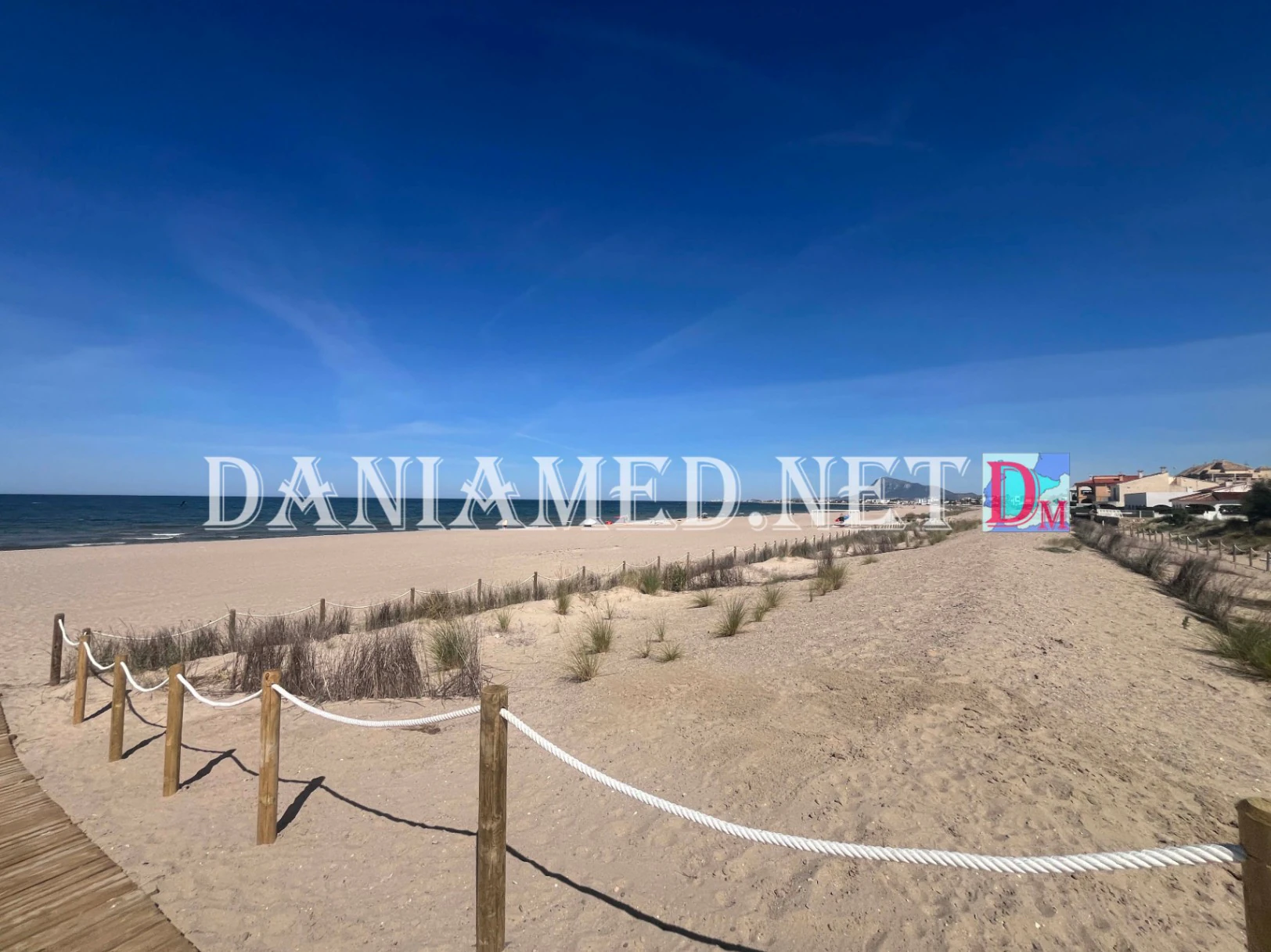 Villamagre - Villa en primera línea de la playa de Les Deveses – No afectada por las normativas costeras