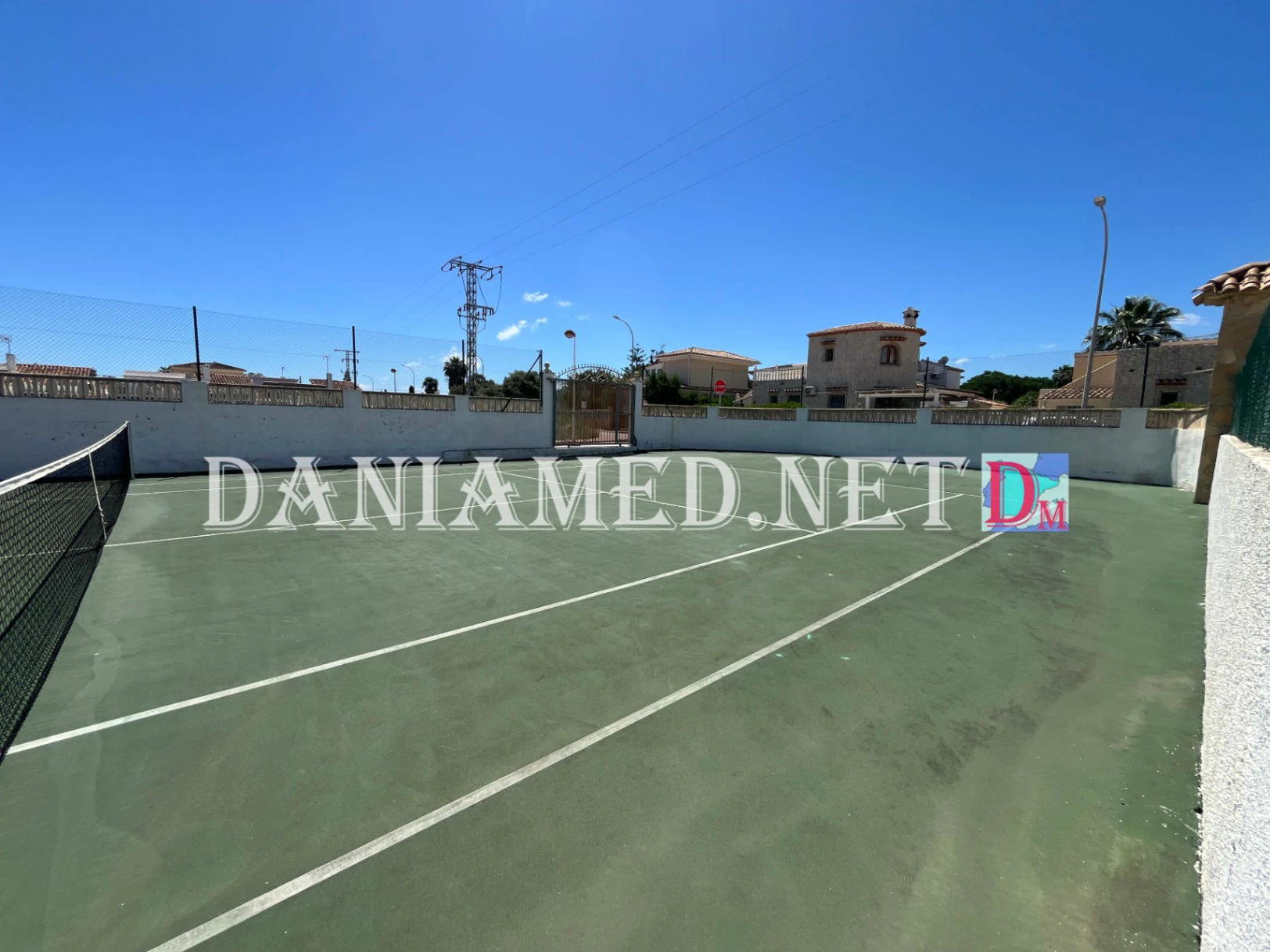 VillaRobert - Chalet de luxe avec court de tennis privé à seulement 8 km de la plage de l'Almadraba