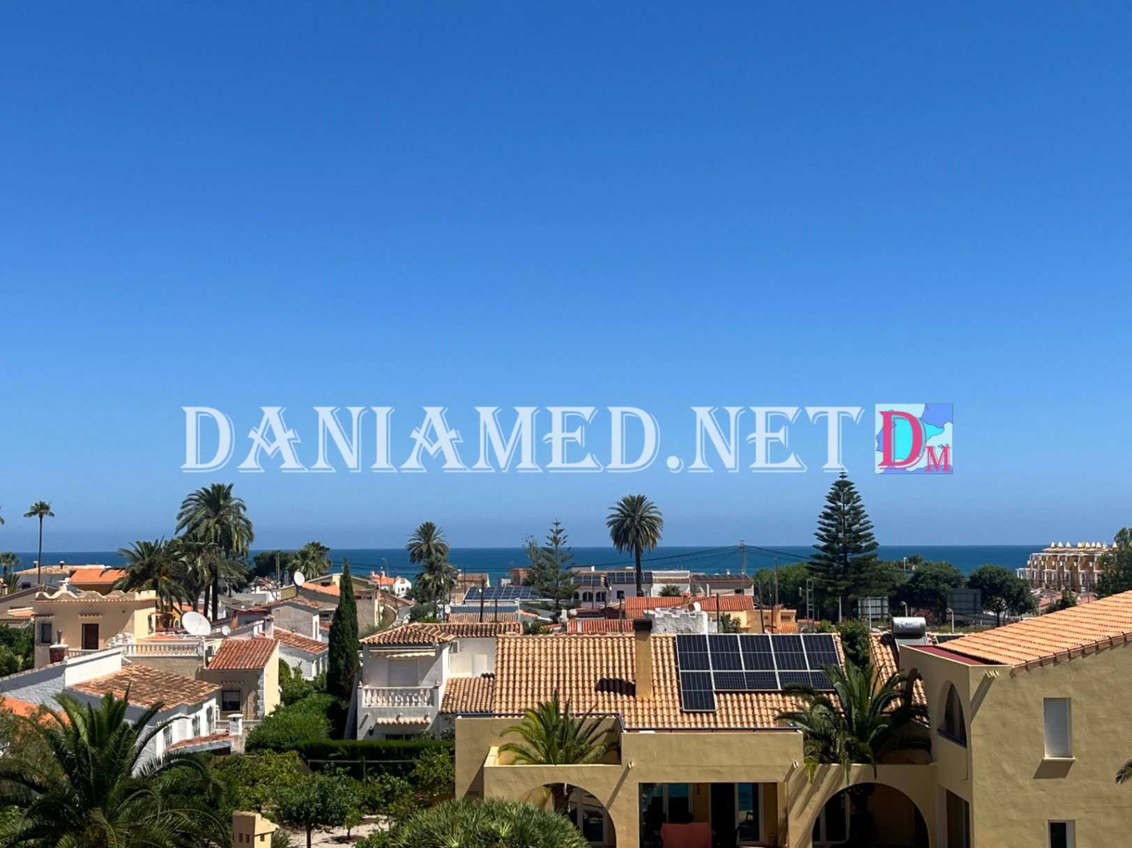 VillaRobert - Chalet de luxe avec court de tennis privé à seulement 360 m de la plage de l'Almadraba