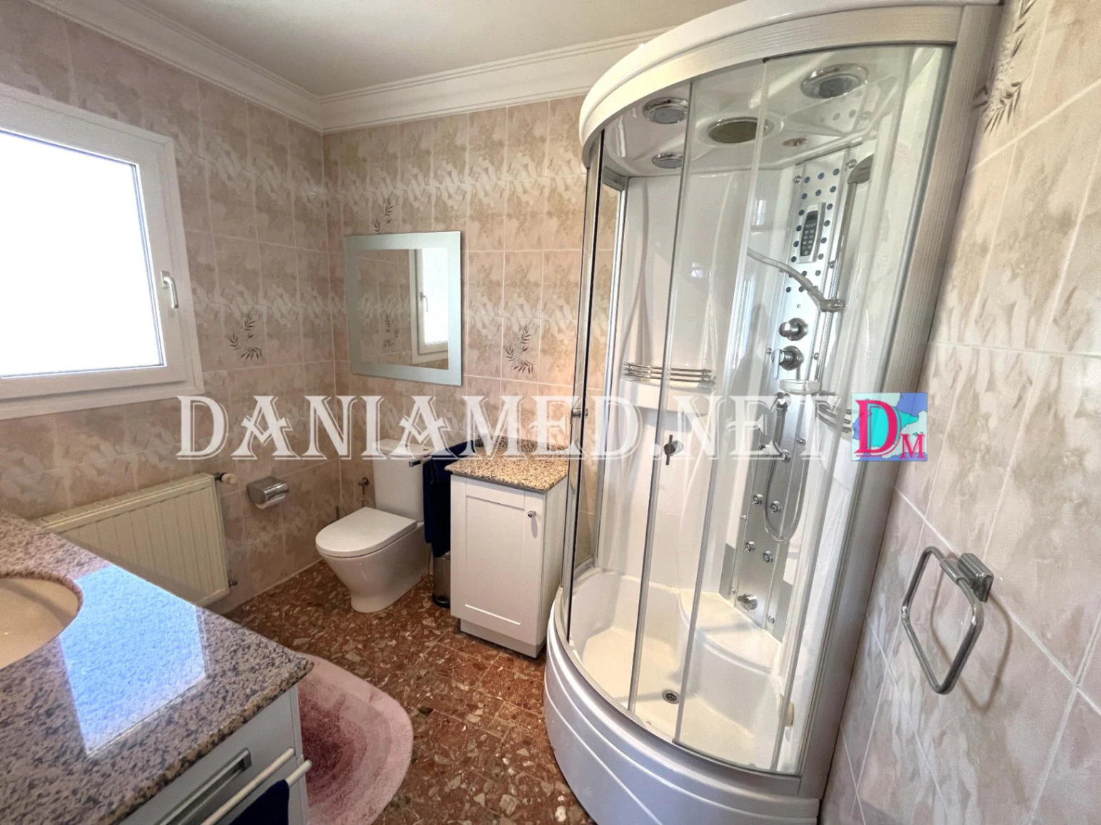 VillaRobert - Chalet de luxe avec court de tennis privé à seulement 8 km de la plage de l'Almadraba