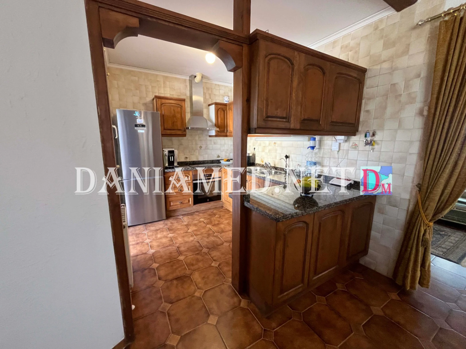 VillaRobert - Chalet de luxe avec court de tennis privé à seulement 360 m de la plage de l'Almadraba