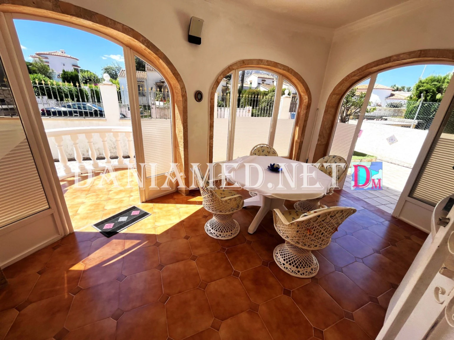 VillaRobert - Chalet de luxe avec court de tennis privé à seulement 360 m de la plage de l'Almadraba