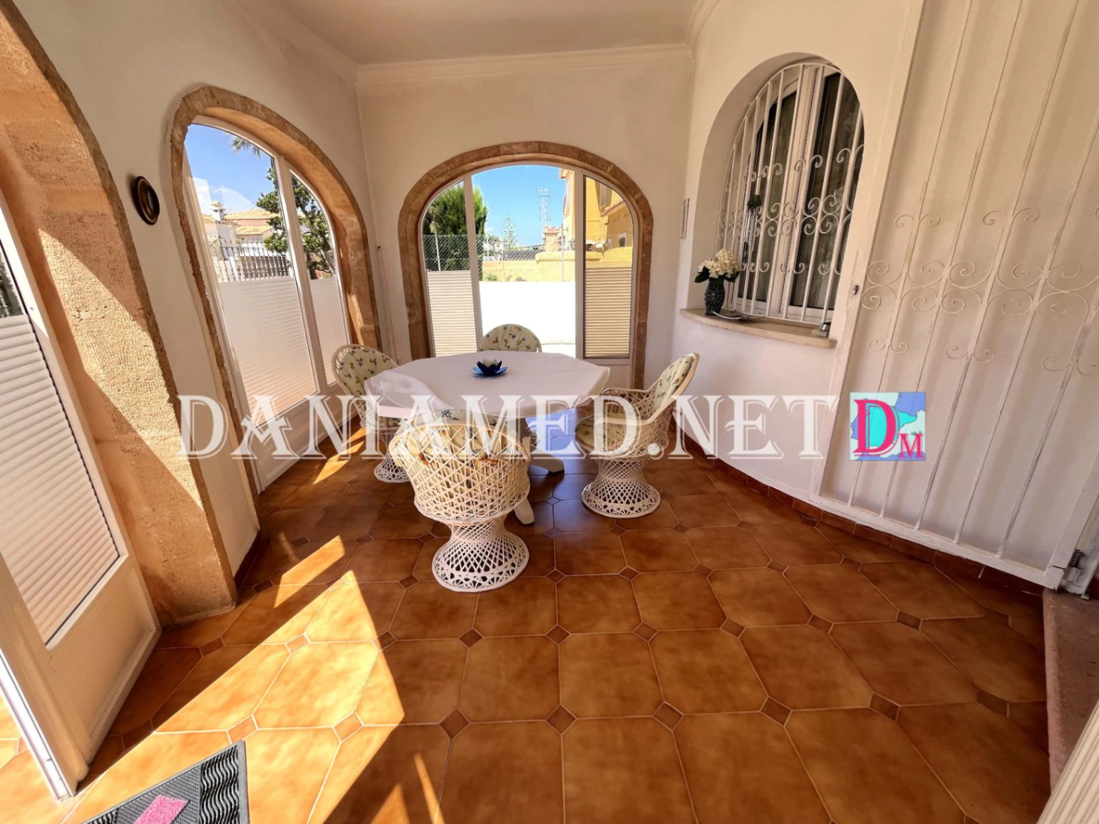 VillaRobert - Chalet de luxe avec court de tennis privé à seulement 8 km de la plage de l'Almadraba