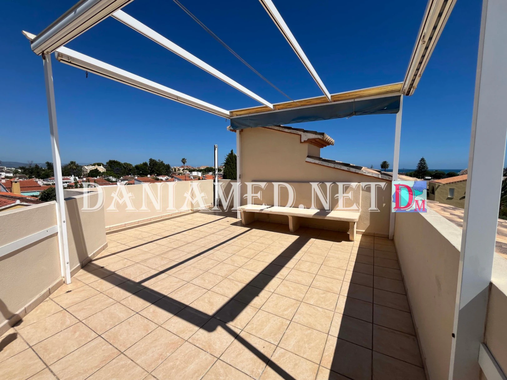 VillaRobert - Chalet de luxe avec court de tennis privé à seulement 360 m de la plage de l'Almadraba