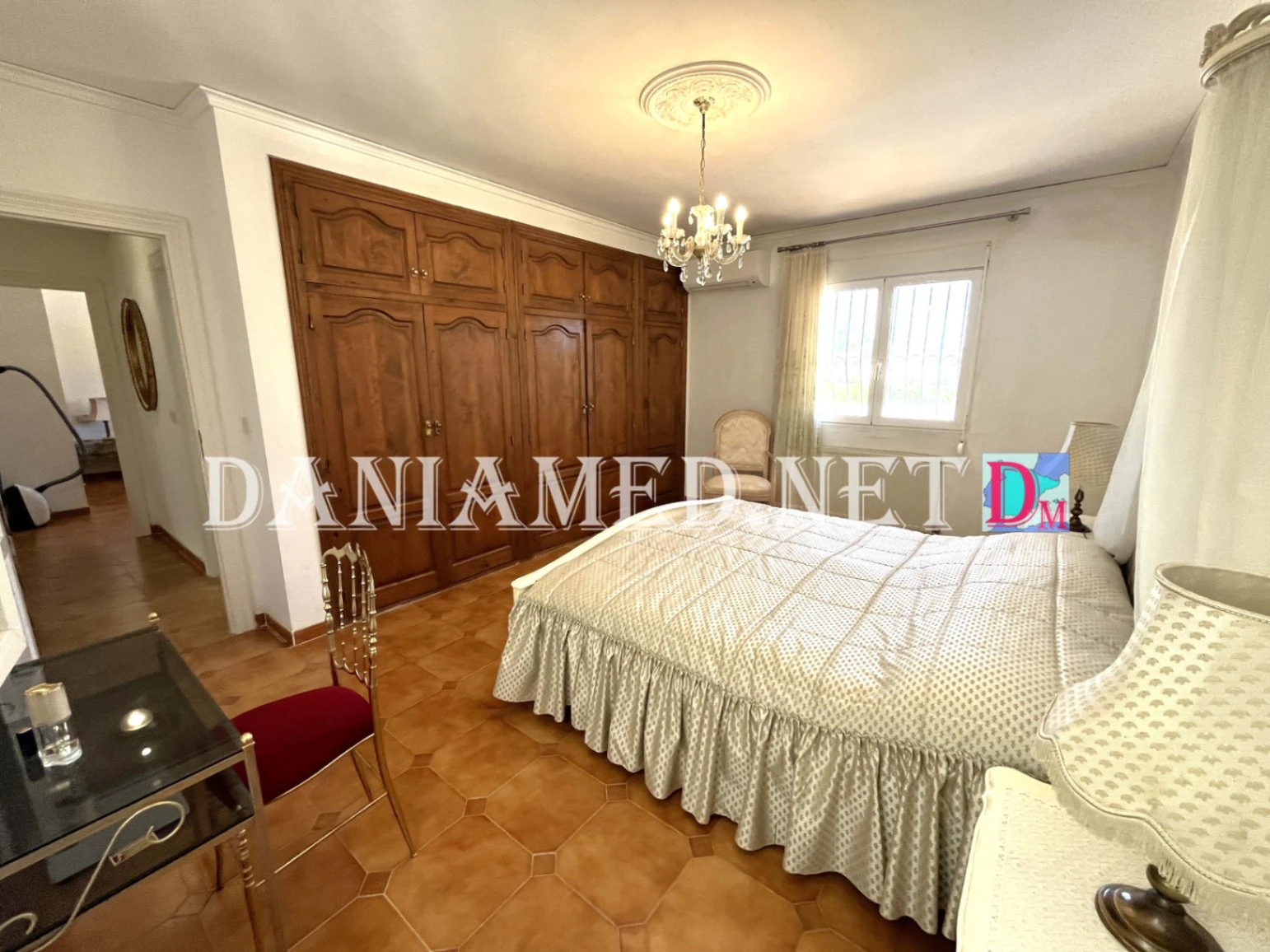 VillaRobert - Chalet de lujo con pista de tenis privada a solo 360m de la Playa de la Almadraba