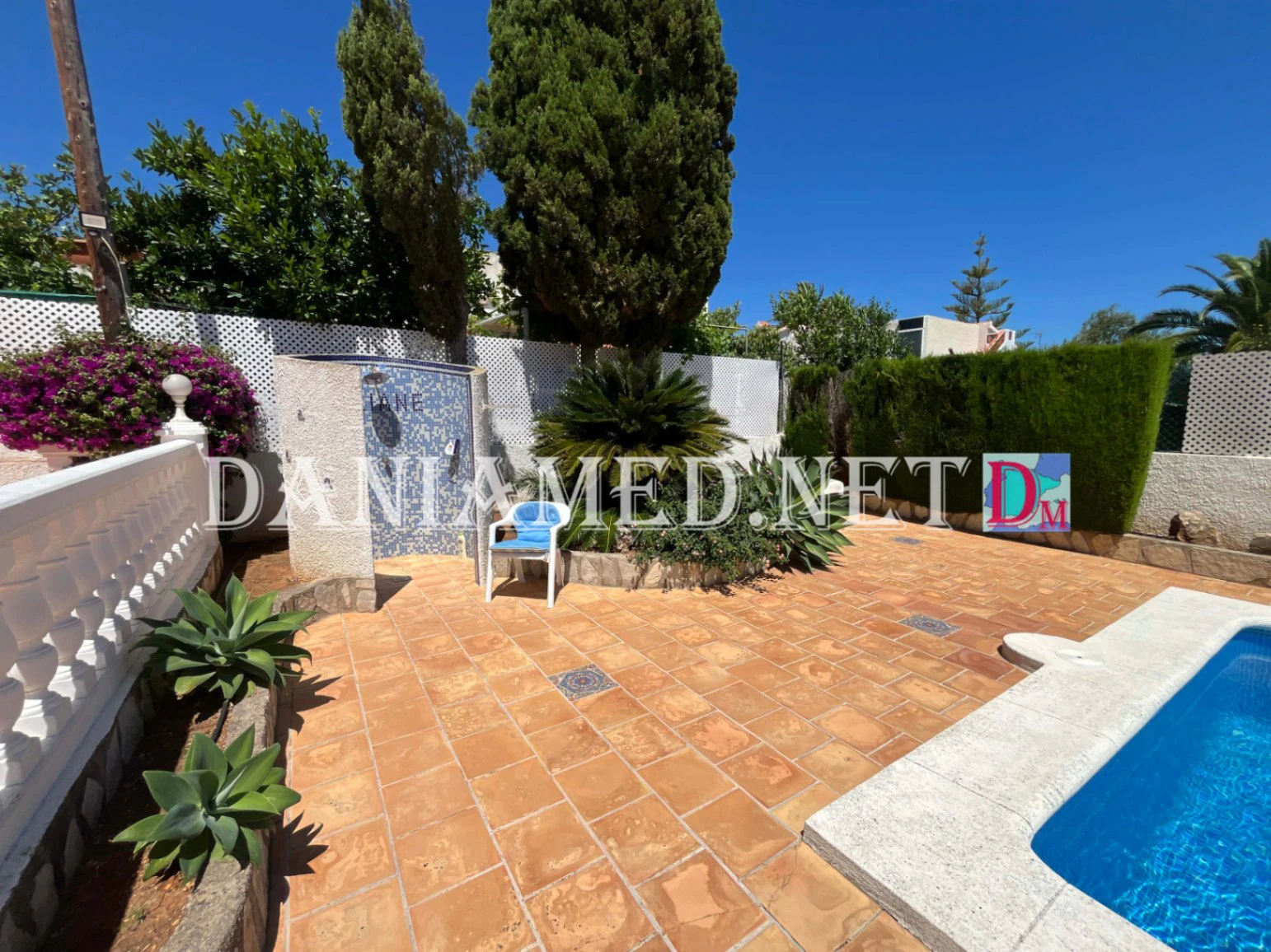 VillaRobert - Chalet de lujo con pista de tenis privada a solo 360m de la Playa de la Almadraba