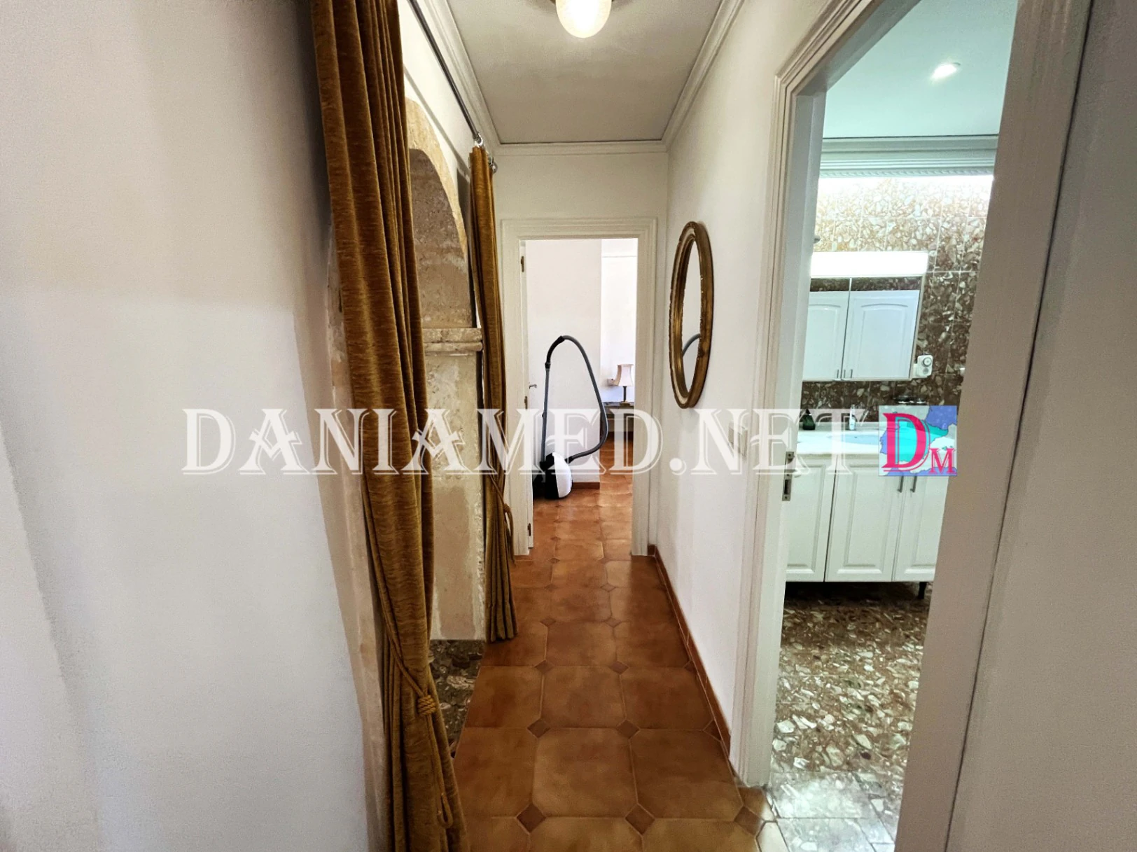 VillaRobert - Chalet de lujo con pista de tenis privada a solo 360m de la Playa de la Almadraba