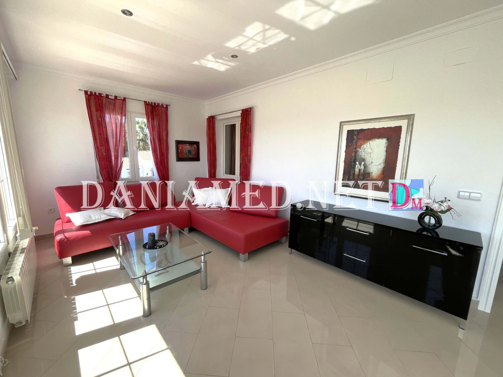 VillaRobert - Chalet de lujo con pista de tenis privada a solo 360m de la Playa de la Almadraba