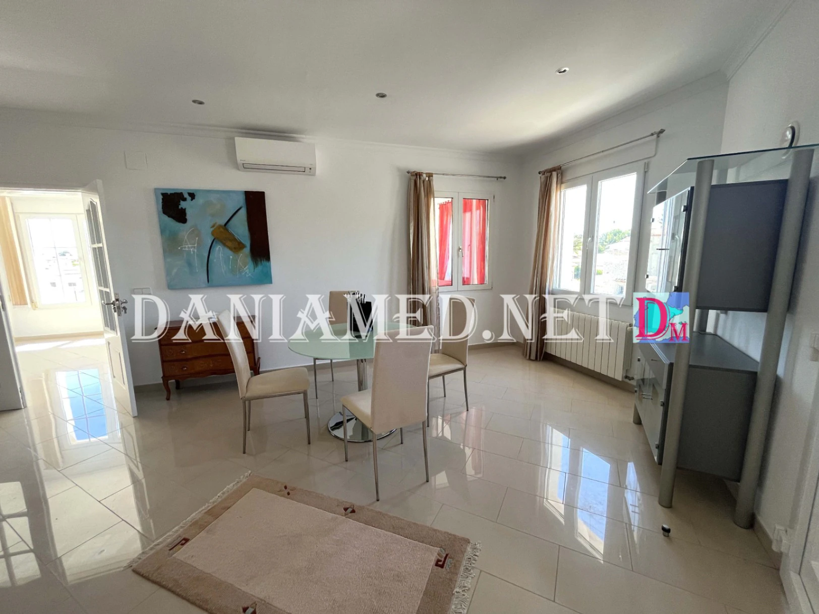VillaRobert - Chalet de lujo con pista de tenis privada a solo 360m de la Playa de la Almadraba