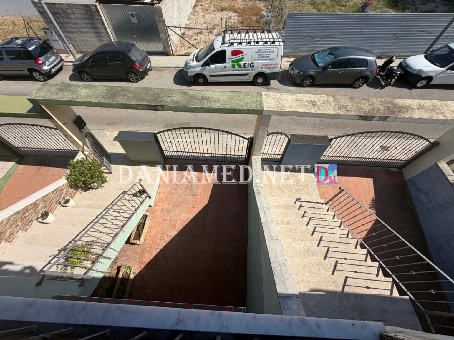 Adocarmelo - ¡Amplio adosado en el centro de Pego, a solo 8 km de la playa!
