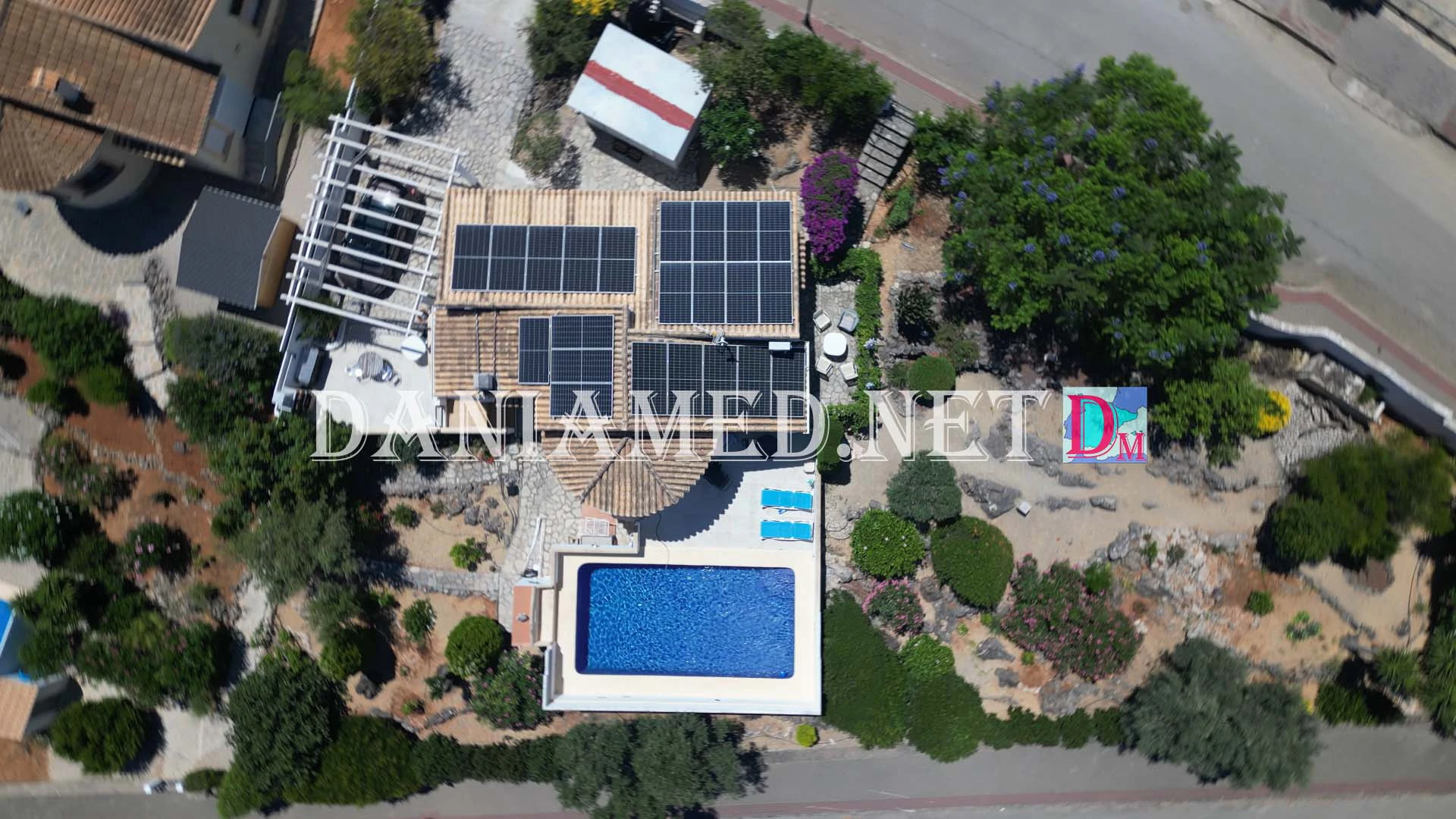 Montejune2 - Chalet esquinero con piscina privada en montaña