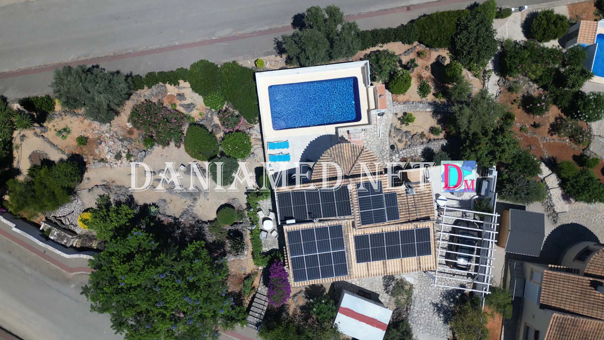 Montejune2 - Chalet esquinero con piscina privada en montaña