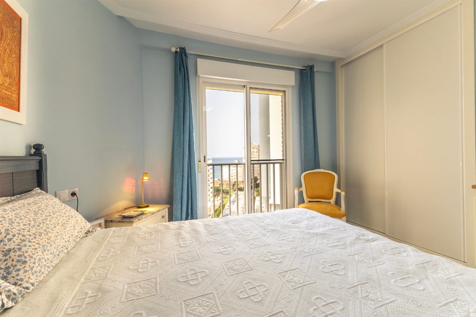 Apartamento reformado de 2 dormitorios con vistas al mar en Calpe