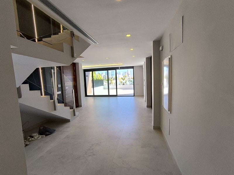 ÚLTIMO Chalet de lujo en venta en Benidorm con 4 habitaciones y piscina privada