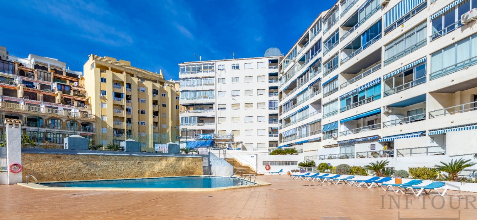 Ático de 3 dormitorios en el centro de Calpe con piscina