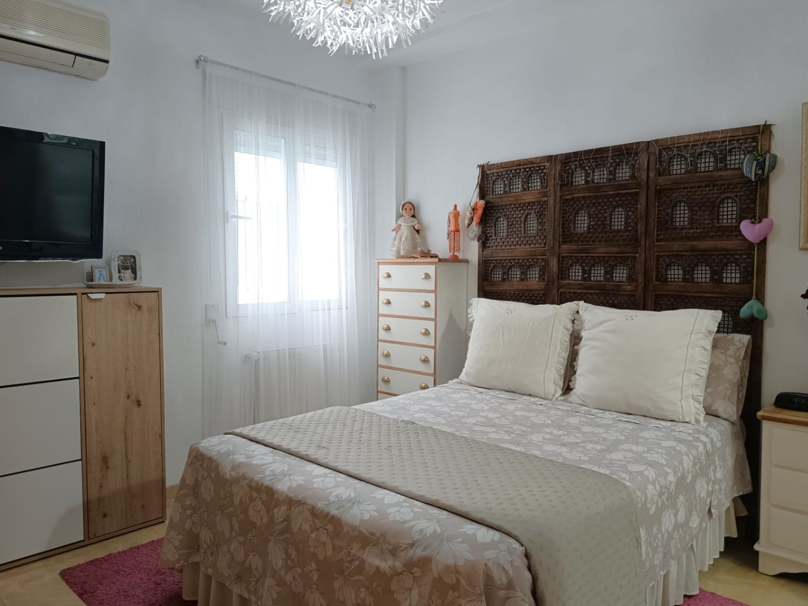 Amplio apartamento de 2 dormitorios y piscina en centro de Calpe