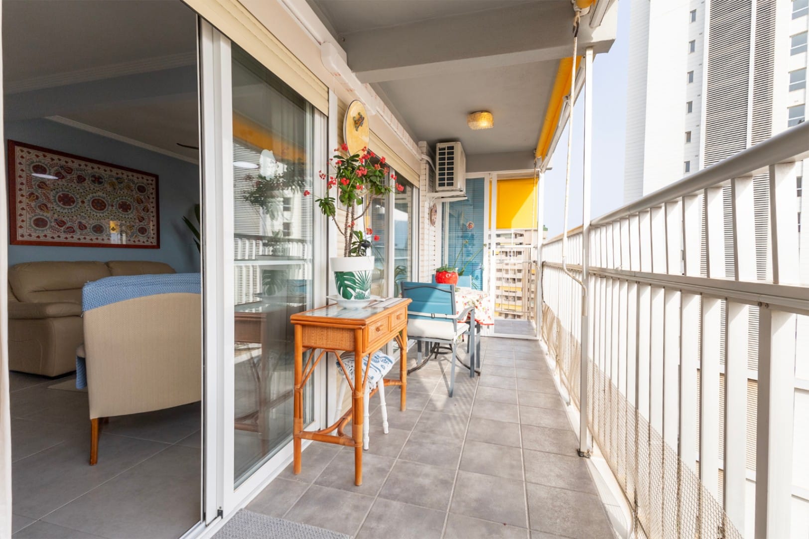 Apartamento reformado de 2 dormitorios con vistas al mar en Calpe