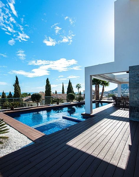 ESPECTACULAR VILLA DE SUPER LUJO CON 4 HABITACIONES, PISCINA, JACUZZI, BAR, BILLAR, HOME CINEMA, SAUNA Y MAS