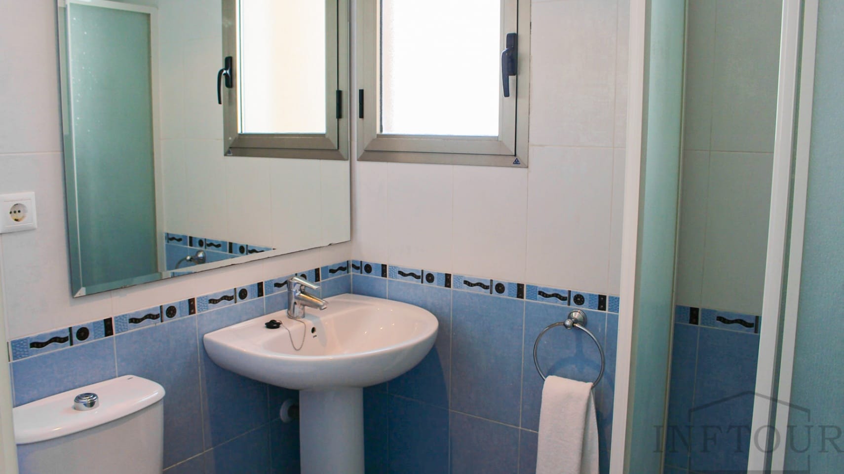Apartamento en primera línea con 2 dormitorios y vistas al mar en Calpe