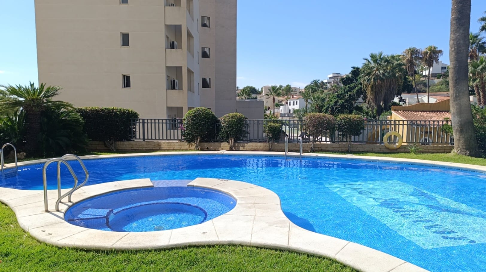 Apartamento de 2 dormitorios reformado con piscina en Manzanera–Tosal, Calpe