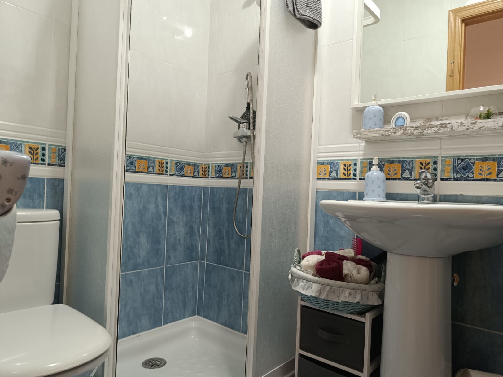 Amplio apartamento de 2 dormitorios y piscina en centro de Calpe
