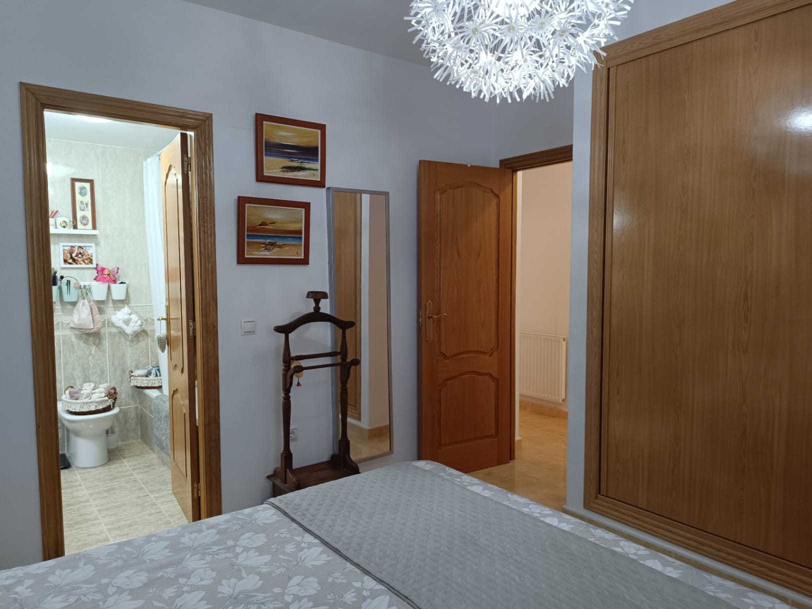 Amplio apartamento de 2 dormitorios y piscina en centro de Calpe