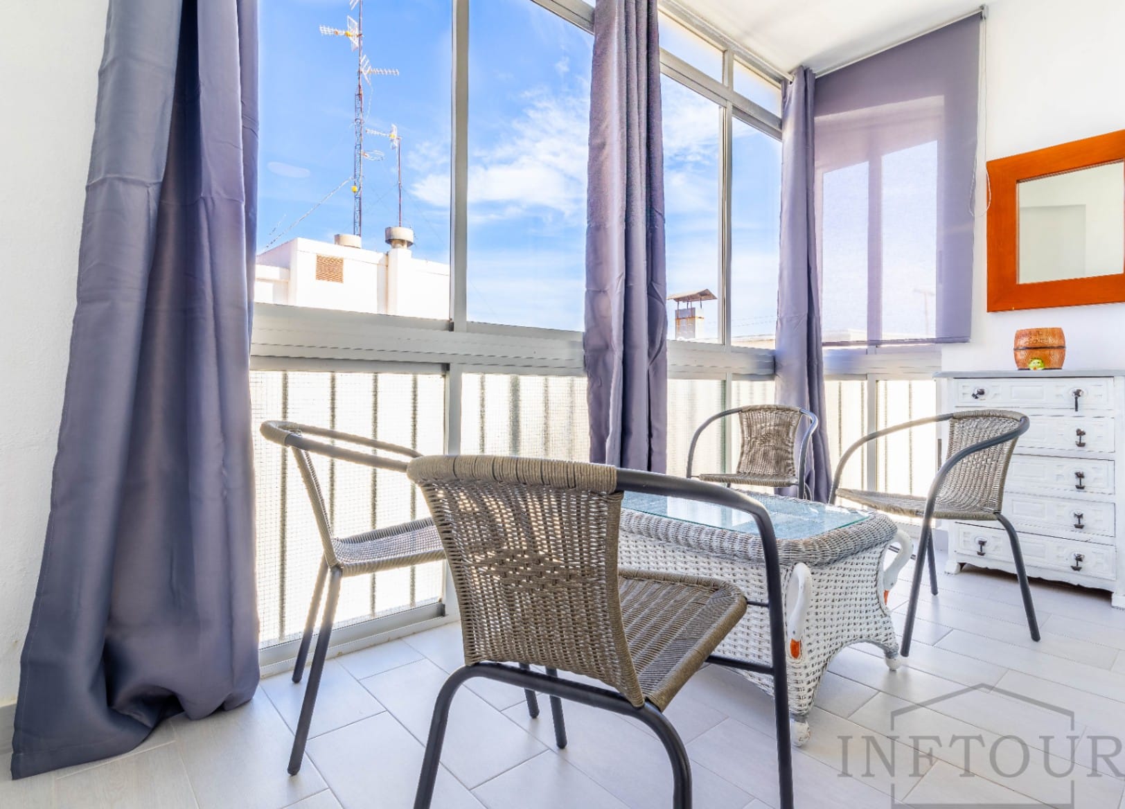 Apartamento de 2 dormitorios con piscina, cetro Calpe. Alquiler de temporada