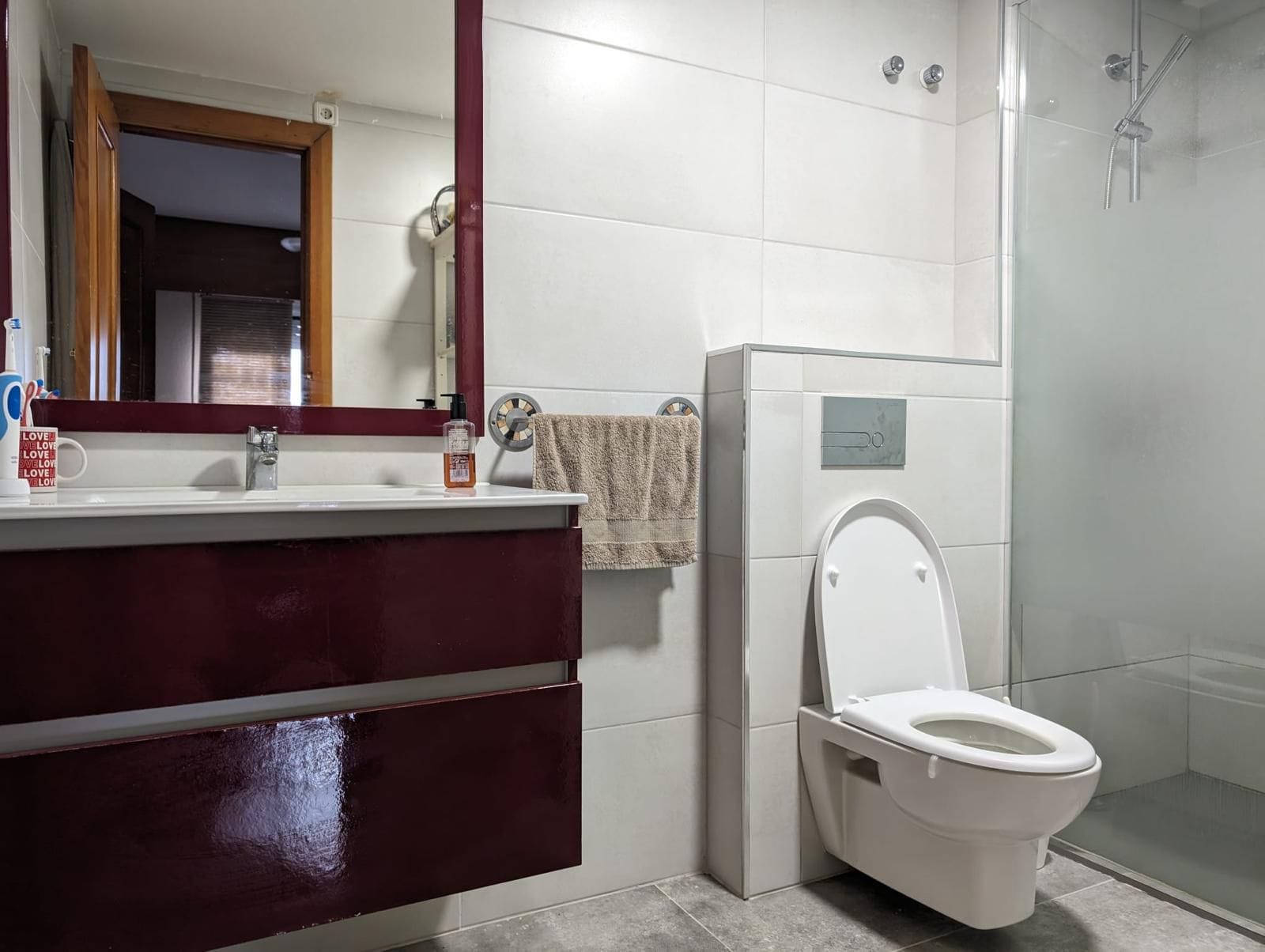 Amplio apartamento en primera línea de playa, Calpe