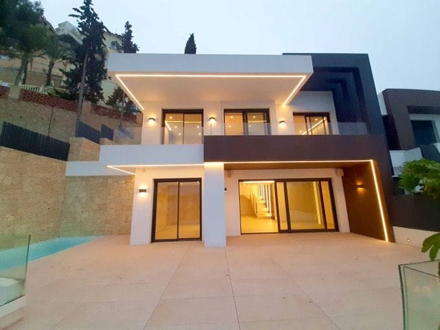 ÚLTIMO Chalet de lujo en venta en Benidorm con 4 habitaciones y piscina privada