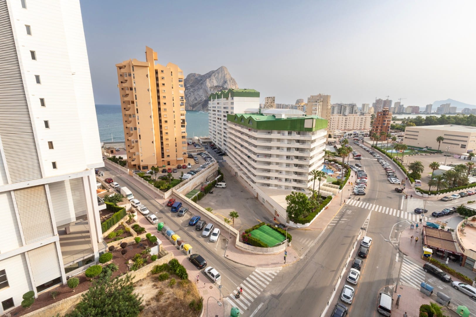 Apartamento reformado de 2 dormitorios con vistas al mar en Calpe