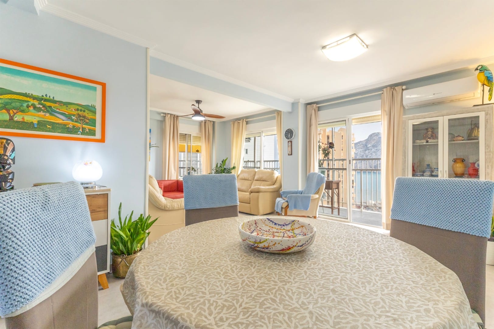 Apartamento reformado de 2 dormitorios con vistas al mar en Calpe