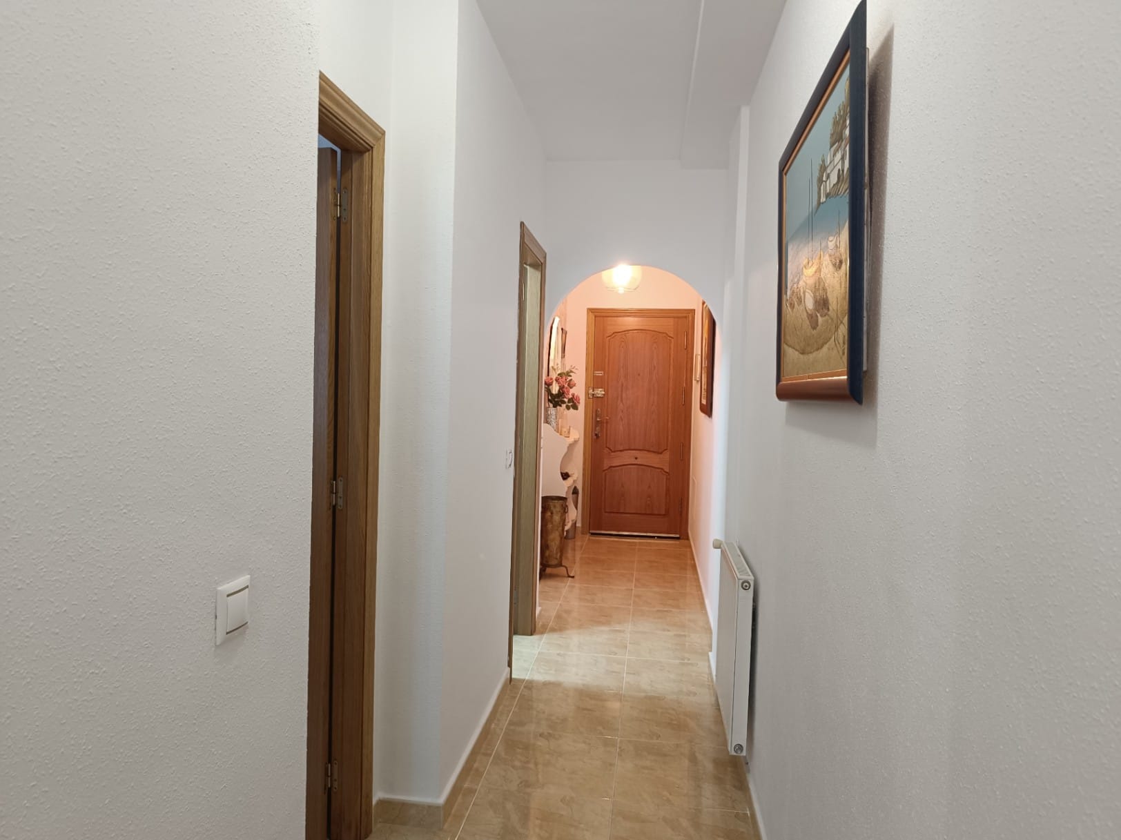 Amplio apartamento de 2 dormitorios y piscina en centro de Calpe