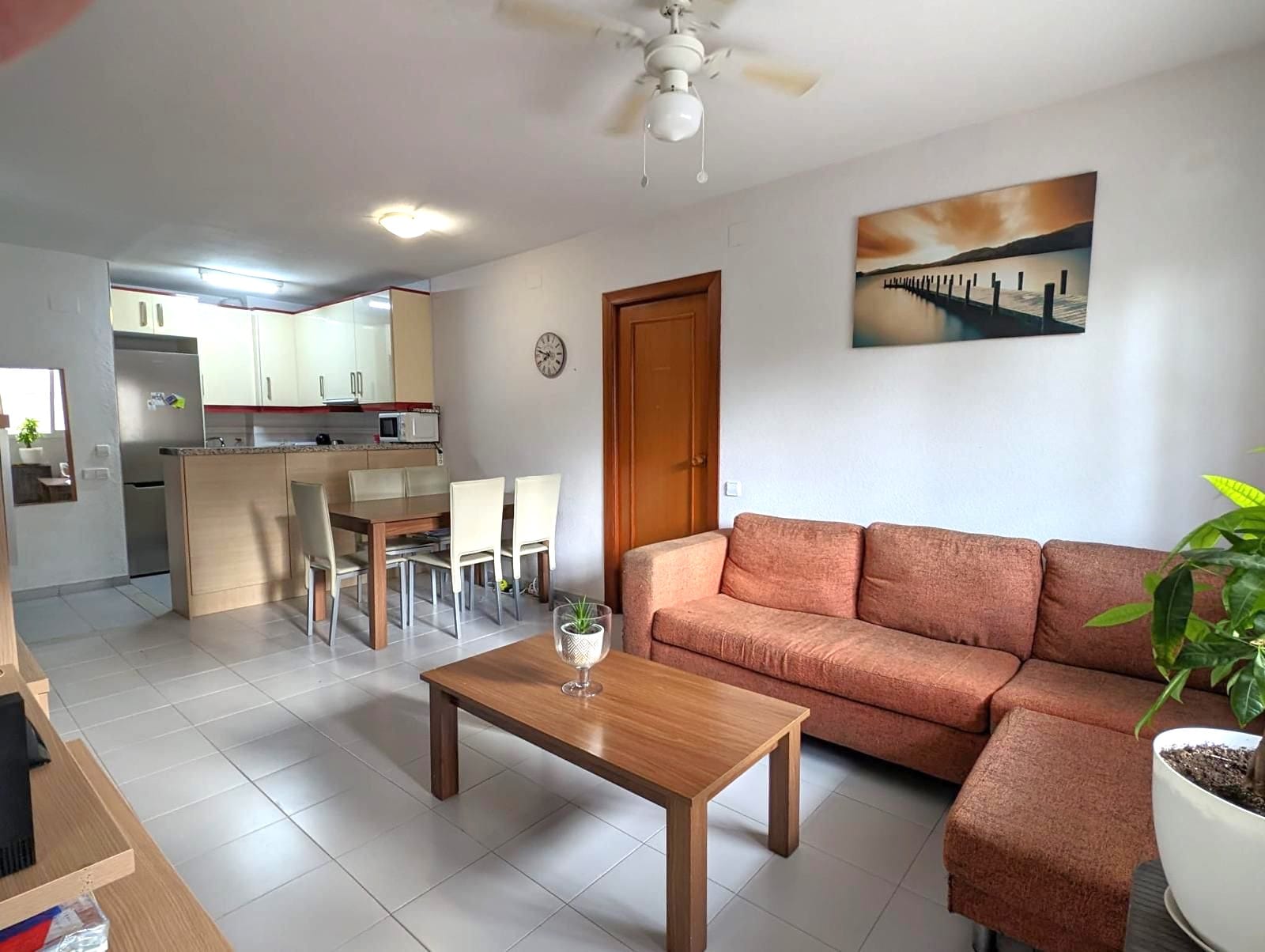 Amplio apartamento en primera línea de playa, Calpe