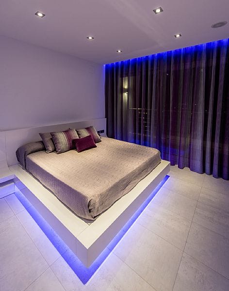 ESPECTACULAR VILLA DE SUPER LUJO CON 4 HABITACIONES, PISCINA, JACUZZI, BAR, BILLAR, HOME CINEMA, SAUNA Y MAS