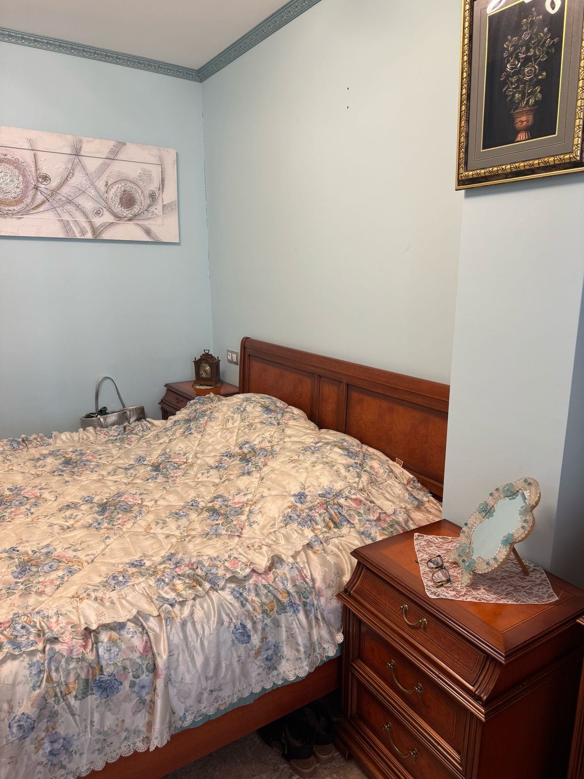 Apartamento en venta de 3 dormitorios y 2 baños, con piscina comunitaria.