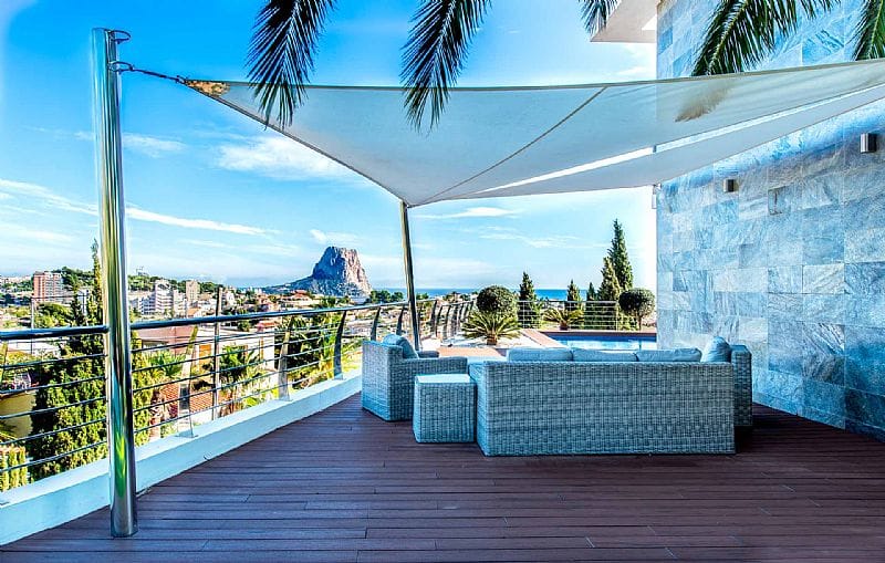ESPECTACULAR VILLA DE SUPER LUJO CON 4 HABITACIONES, PISCINA, JACUZZI, BAR, BILLAR, HOME CINEMA, SAUNA Y MAS