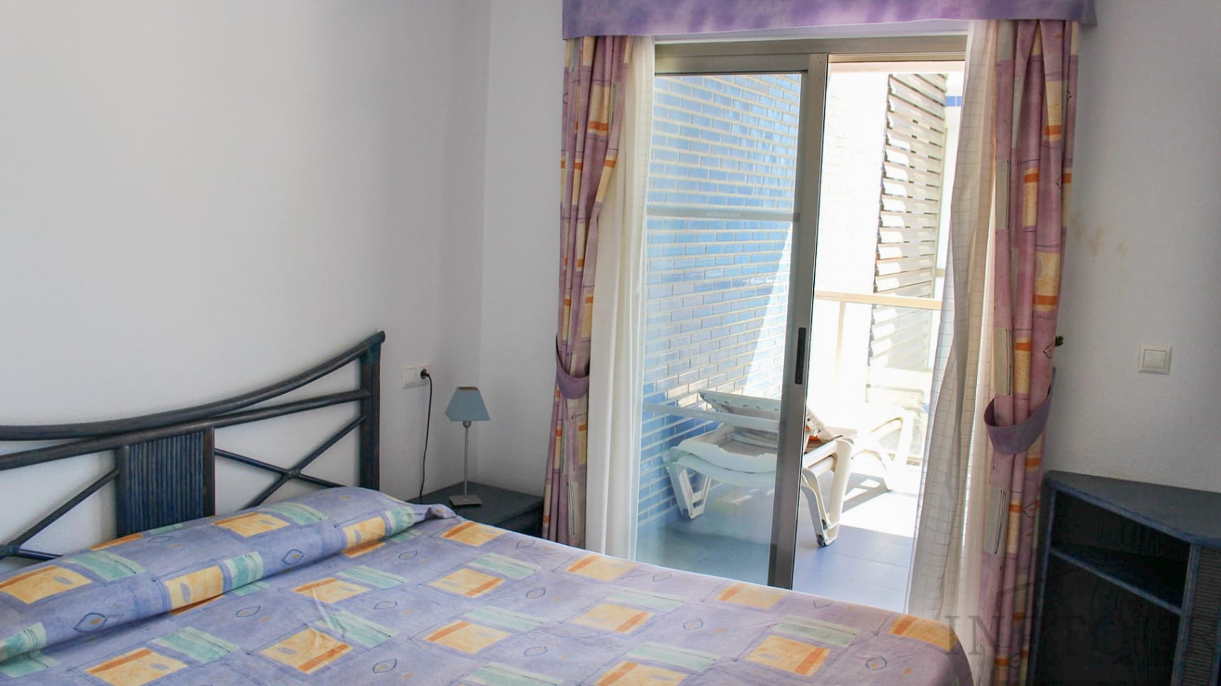 Apartamento en primera línea con 2 dormitorios y vistas al mar en Calpe